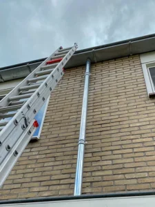 Zinkwerk 8 zeegers dakwerk - zinken regenpijp 2